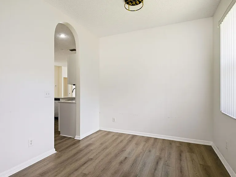10301 Beneva Dr — Photo 10