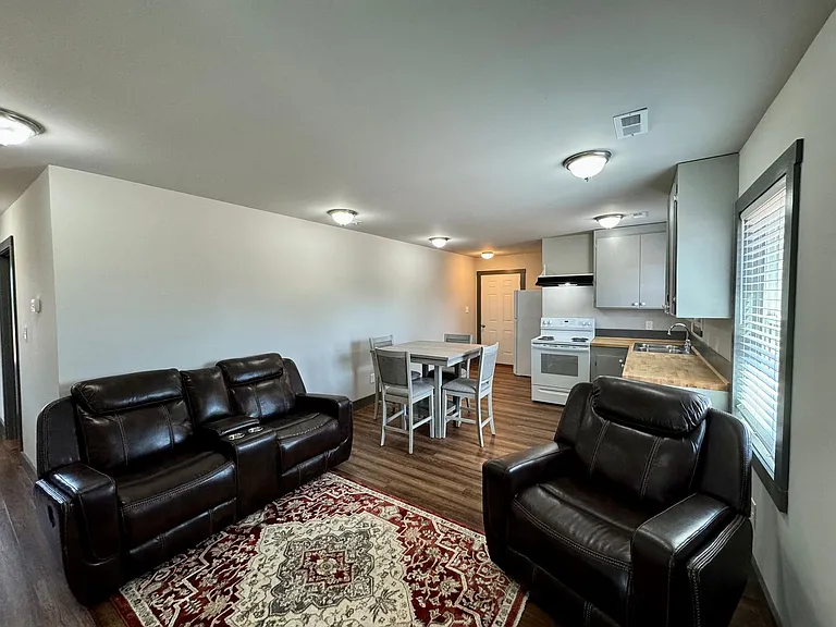 779 Boxwood Rd — Photo 1