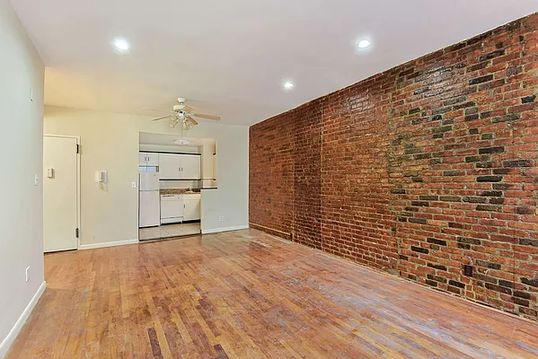 Rented by Stribling | media 17