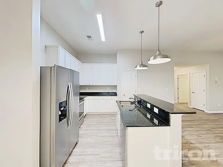 800 Maryfield Dr — Photo 7