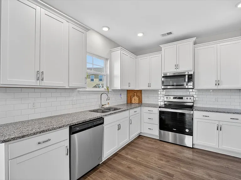113 Brookline Dr — Photo 12