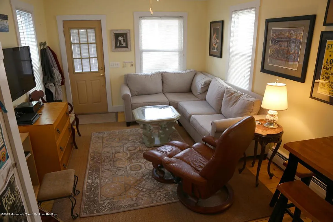 2 bed, $2,200 — Photo 4