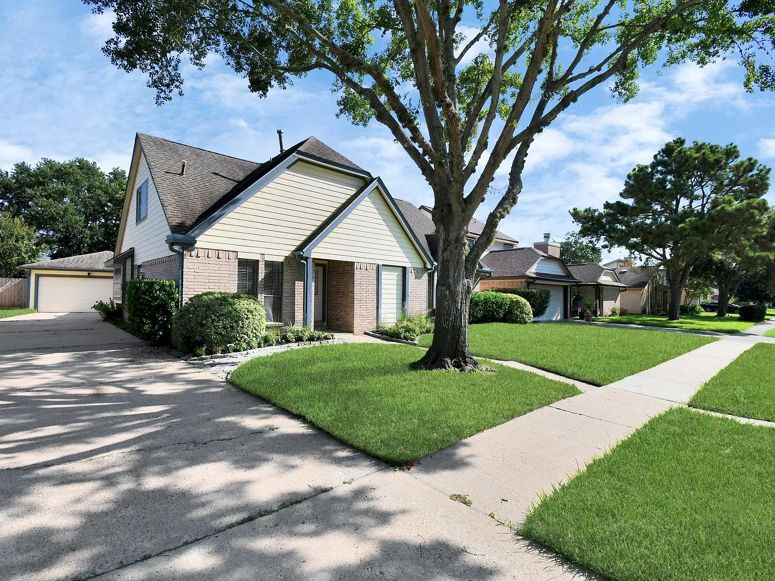 4 bed, 3.0 bath, 2153 sqft, $2,350 — Photo 4