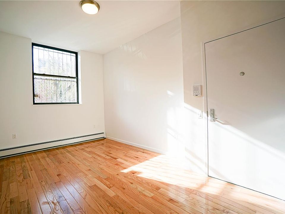 1st image of 641 E 9th St APT 1A
