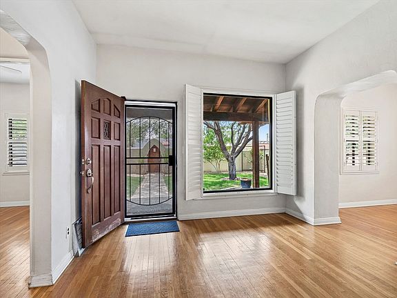 5th image of 2727 E 6th St