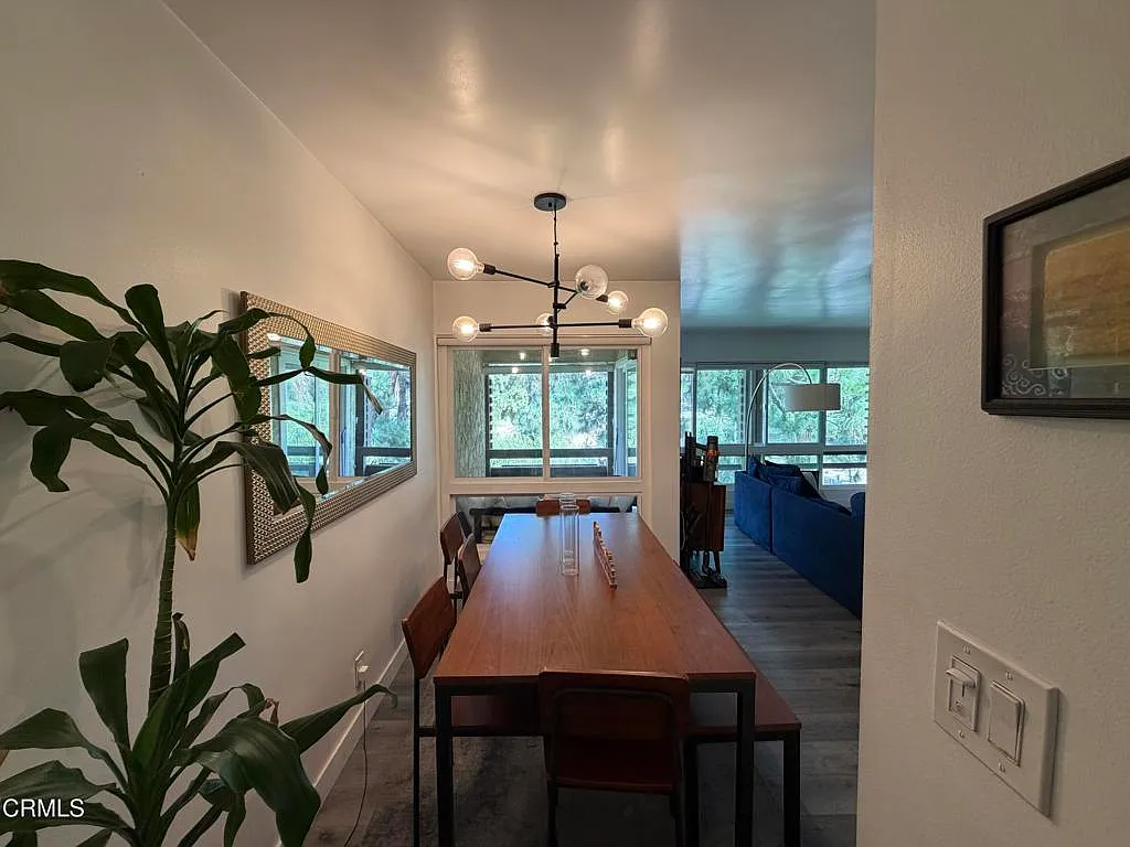 2 bed, 2.0 bath, 1071 sqft, $4,200 — Photo 2