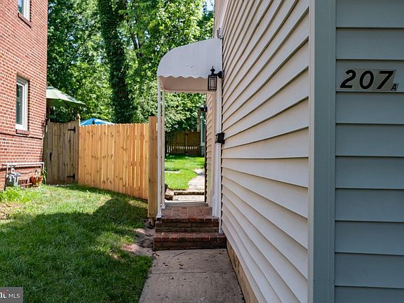 5th image of 207 E Nelson Ave #A