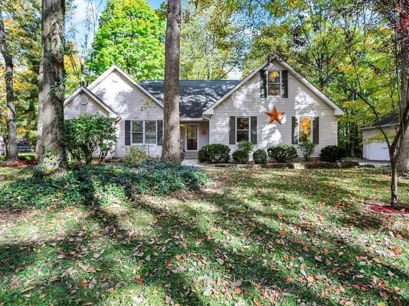 2674 E Cottonwood Trl, Morristown, IN 46161