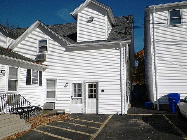 1st image of 80 Summit St APT 4