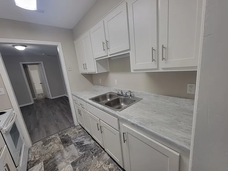 1546 Hamilton Dr #202 — Photo 11