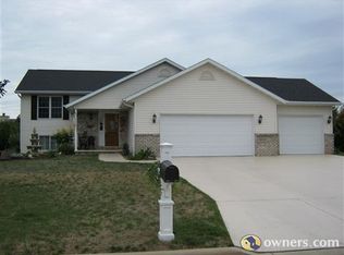 212 N 12th Ave, Winneconne, WI 54986