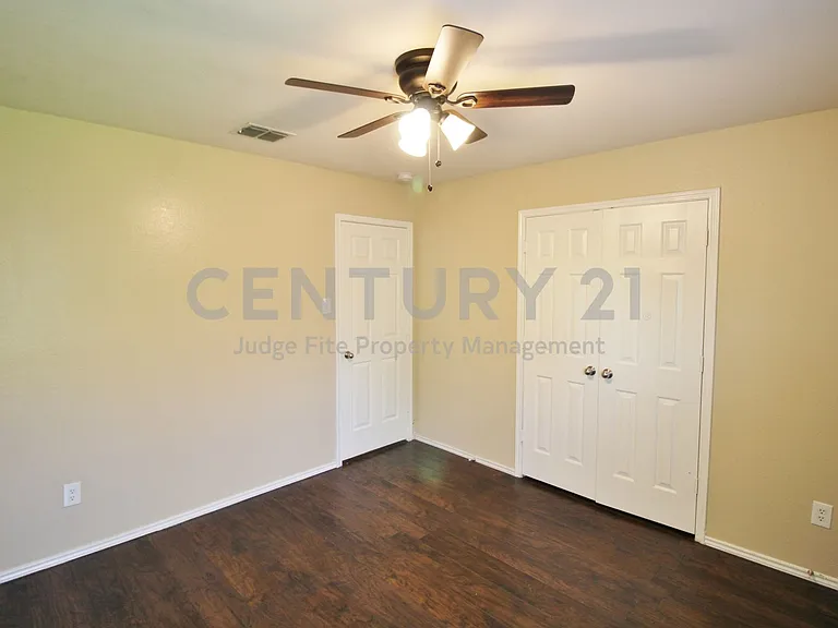 321 Briar Oaks Dr — Photo 13