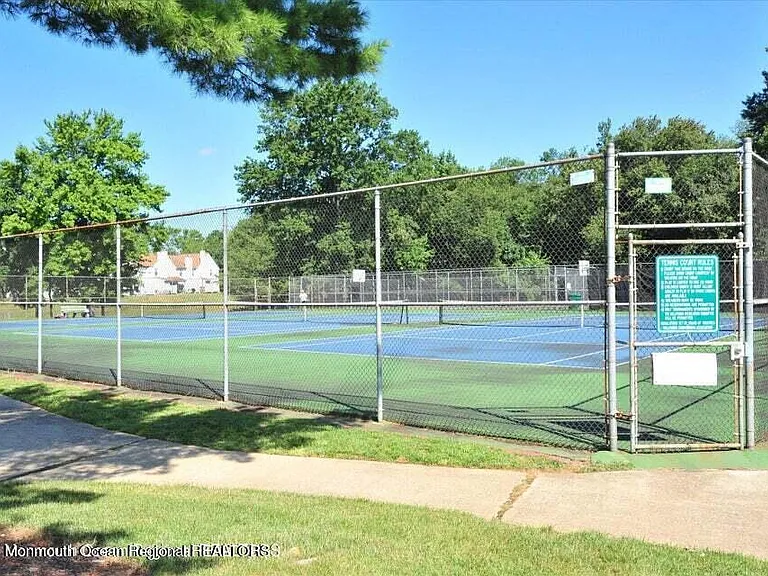 337 Devon Pl — Photo 15