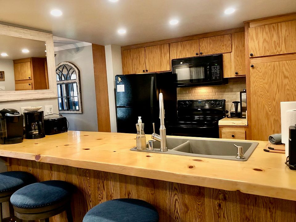 1st image of 244 Lakeview Blvd #129