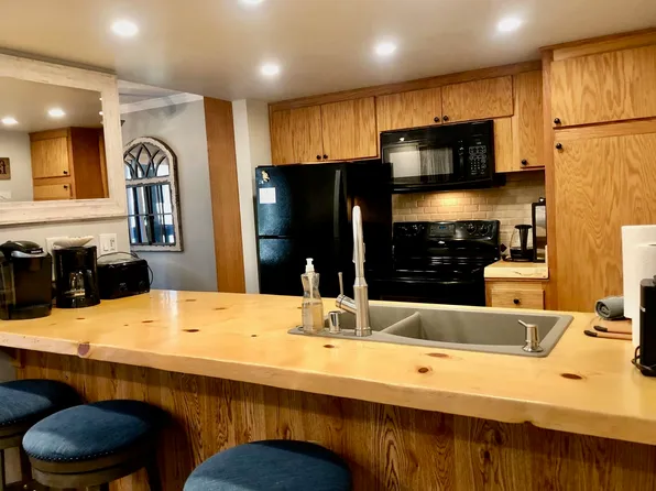 244 Lakeview Blvd #129, Mammoth Lakes, CA 93546
