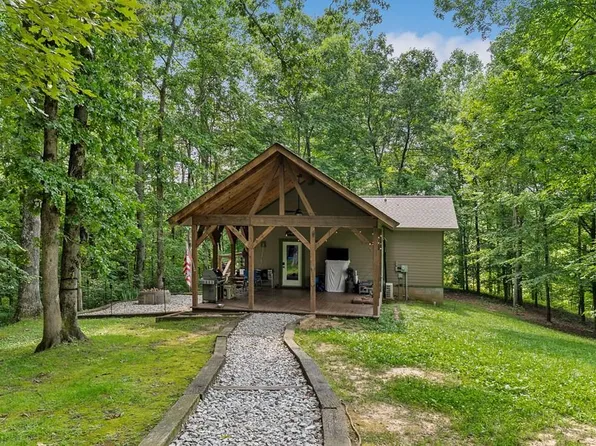 9073 McMinnville Hwy, Quebeck, TN 38579