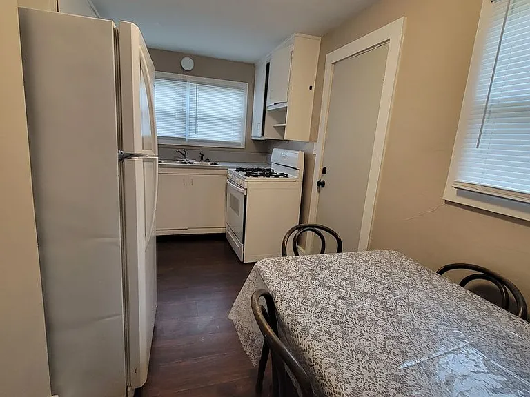 2109 Charles St — Photo 3