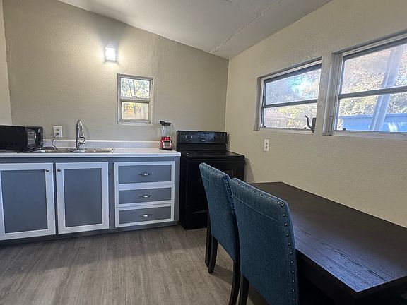 2nd image of 124 Lakeside Dr #3
