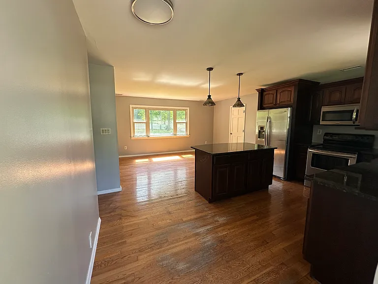 190 Church Dr — Photo 5