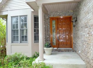 8857 Montgomery Rd, Cincinnati, OH 45236