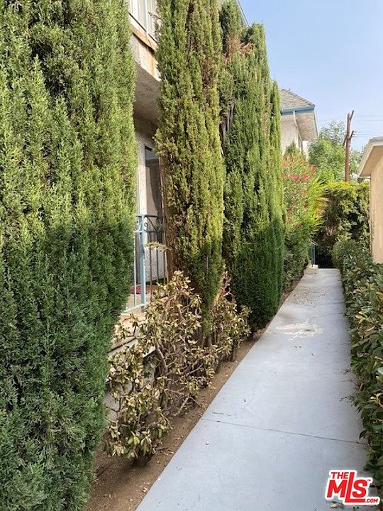 1st image of 1426 N Fairfax Ave