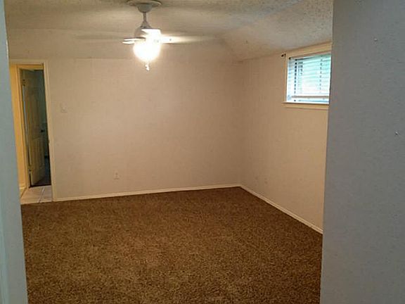 5th image of 4308 Village Green Dr