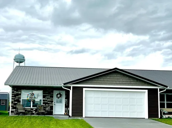 152 Towne Centre Dr, Urbana, IA 52345