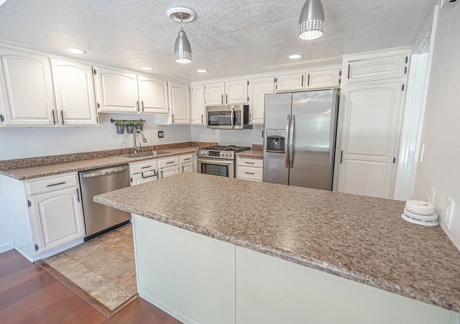 4 Bedroom Home for Rent in Valencia! — Photo 4