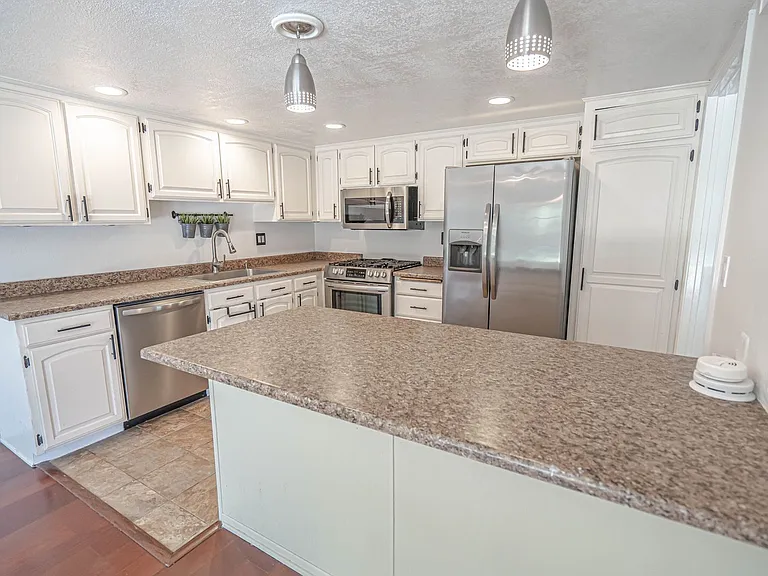 27020 Rio Pecos Dr — Photo 4