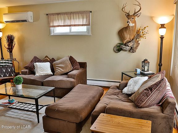 3rd image of 139 Leach Hill Rd