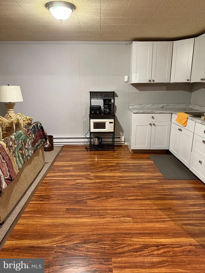 2 bed, 2.0 bath, 3398 sqft, $2,200 — Photo 3