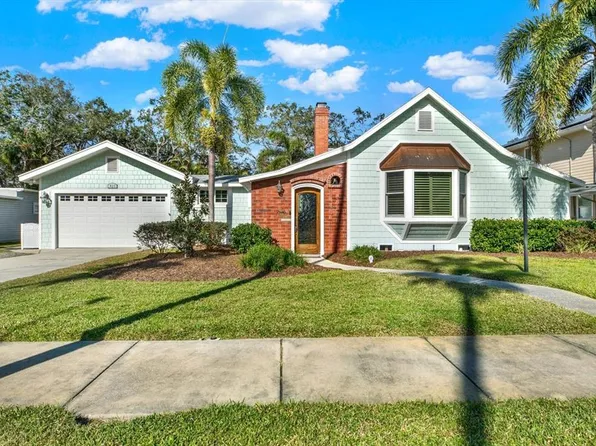 420 Wildwood Way, Belleair, FL 33756