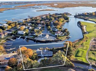 1230 Harbor Rd, Hewlett, NY 11557