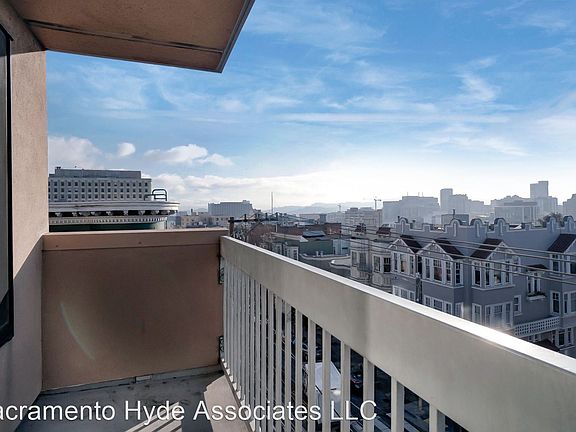 2nd image of 1490 Sacramento St #3F