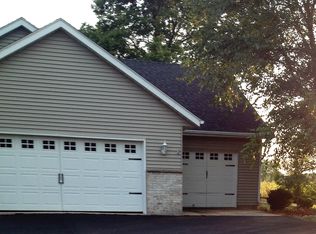 2914 Clines Ford Dr, Belvidere, IL 61008
