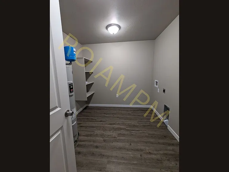 1215 South Eisenhower Street — Photo 18