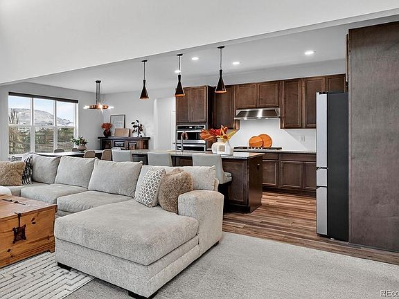 4th image of 99 Simmental Loop