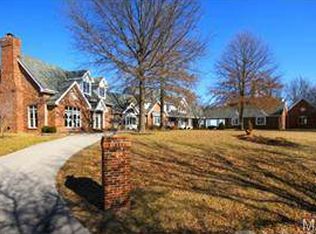 18211 Old Wild Horse Creek Rd, Chesterfield, MO
