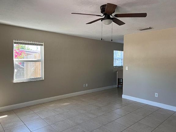 4th image of 11582 Dean St