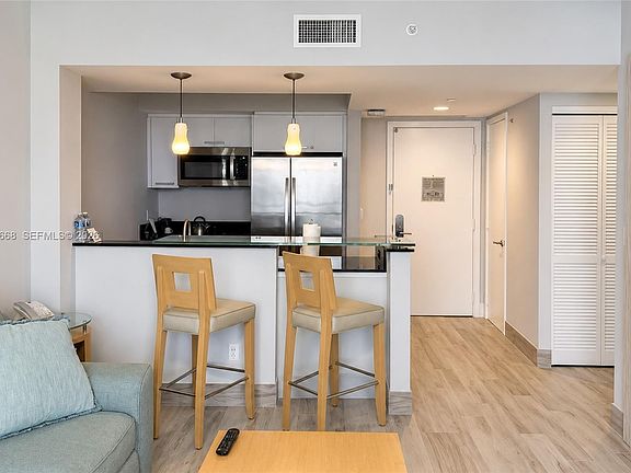 4th image of 18683 Collins Ave #1404