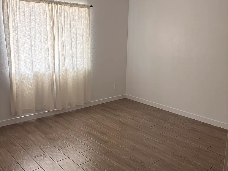 3664 W Oakland St — Photo 5