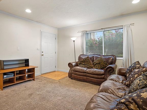 3rd image of 1525 N Riverside Ave #38