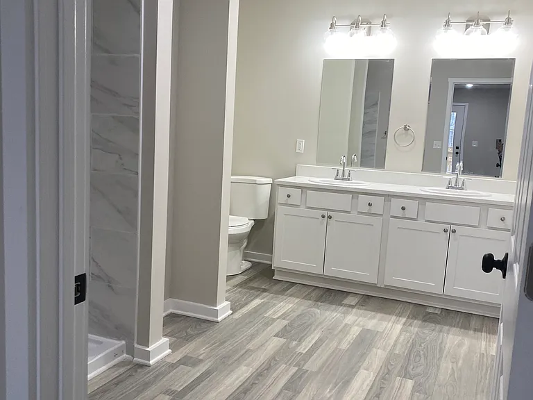 1358 S Main St — Photo 9