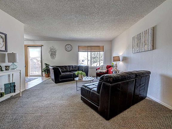 4th image of 3121 W Hood Ave APT D202