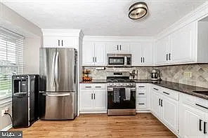 3 bed, 2.5 bath, 1792 sqft, $2,650 — Photo 2