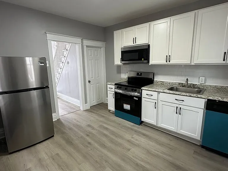 1345 S Taylor St — Photo 6