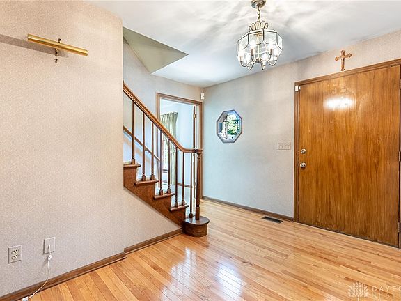2nd image of 5049 Jameswood Cir