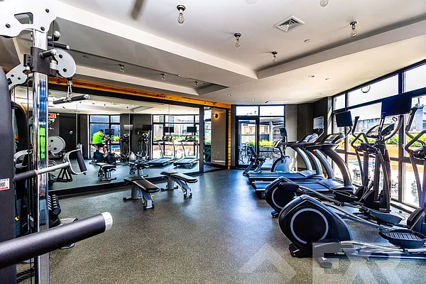 Rented by Tapiro Realty | media 68