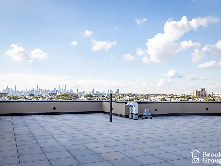1711 Hancock St #610 — Photo 13