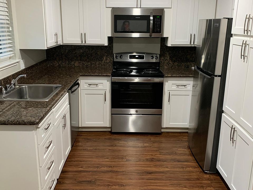 1st image of 912 El Camino Real APT 4